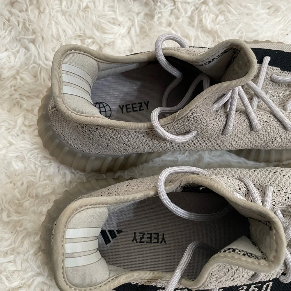 Adidas Yeezy Boost 350 V2
